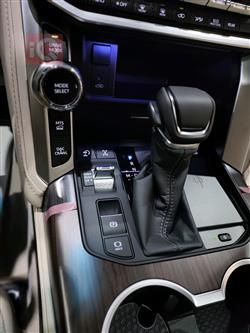 تۆیۆتا لاند کروزەر